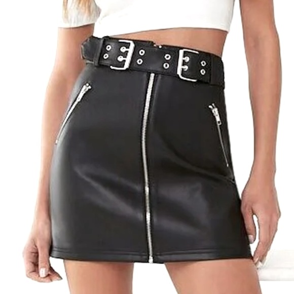 FOREVER 21 BKIRT SHORT - Picture 3 of 10